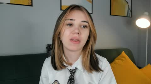 Elin online show from December 2024 01:43:01 AM