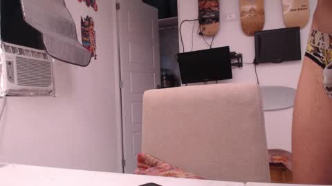 Reymond online show from November 2025 10:21:02 PM