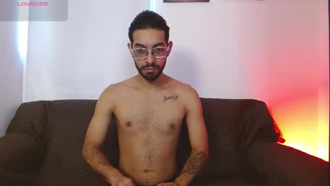 REY PABLO Independent online show from November 2025 10:01:01 PM