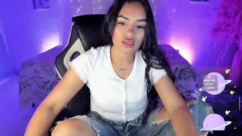 Snapshot of riana_kean chatting on December 2025 01:34:01 AM RianaK online show from December 2025 01:34:01 AM