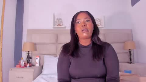 Riana online show from January 2025 10:28:01 AM