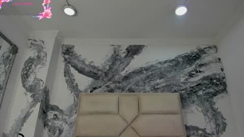 Riana online show from October 2025 09:14:01 PM