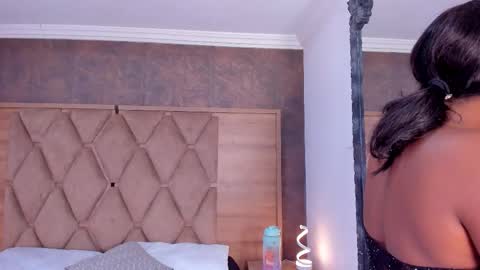 Riana online show from October 2025 03:54:02 AM