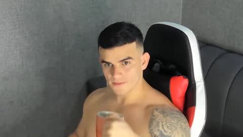 ricardogonzalez666 online show from January 2025 03:44:01 AM