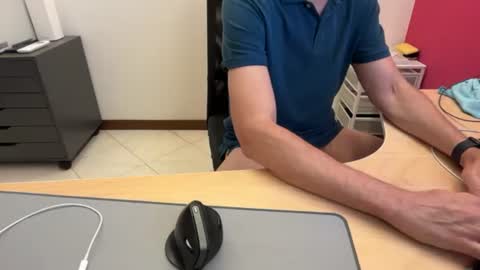 Snapshot of riccardofortis chatting on June 2026 05:04:02 PM riccardofortis online show from June 2026 05:04:02 PM