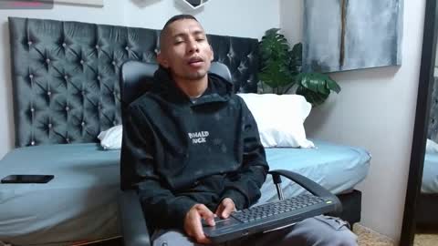 richar_voller online show from February 2025 11:02:02 AM