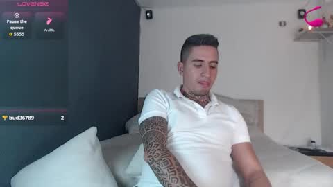 Snapshot of richi_grubby chatting on November 2025 09:37:02 PM David online show from November 2025 09:37:02 PM