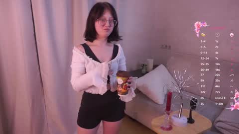 Linda online show from October 2025 08:07:01 PM