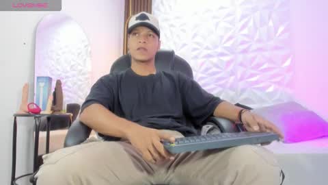 Ricky  online show from October 2025 02:39:01 PM