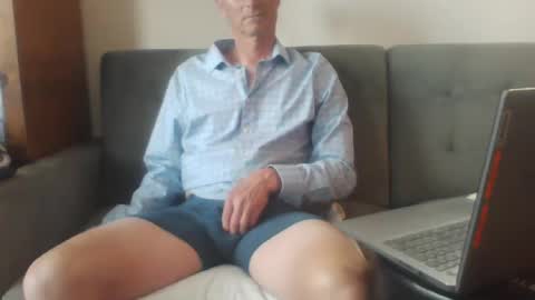 ridemehigh1 online show from February 2026 03:44:01 PM