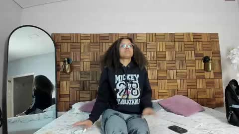 Sara online show from February 2025 10:05:02 AM