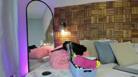 Sara online show from September 2025 10:15:02 AM