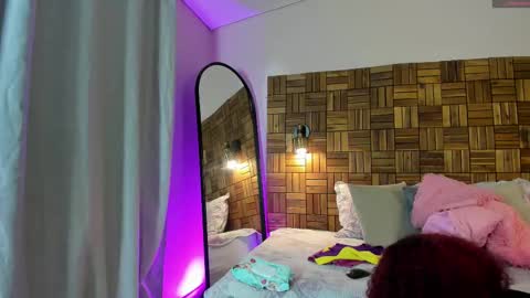 Sara online show from September 2025 10:18:02 AM