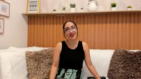 Snapshot of riley_reid_milf chatting on June 2026 01:31:02 PM Oriana online show from June 2026 01:31:02 PM