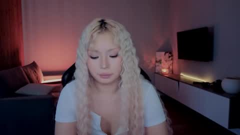 rileymee online show from April 2026 06:19:02 AM