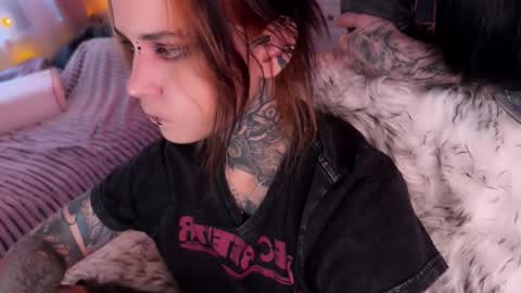   DianaBrite            fansl y online show from December 2025 12:23:02 PM