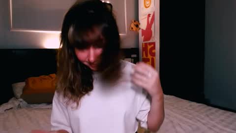 Snapshot of riri_rich chatting on November 2025 02:17:02 PM Rita online show from November 2025 02:17:02 PM