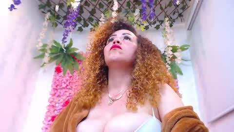 Snapshot of risitos_de_oro_ chatting on May 2026 11:23:04 PM Risitos De Oro online show from May 2026 11:23:04 PM