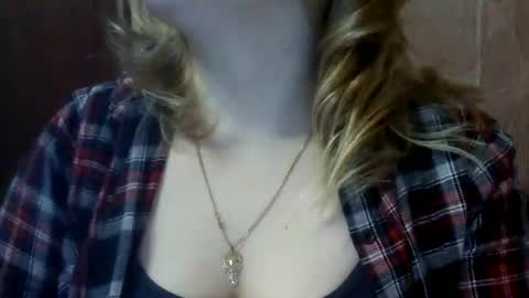 Snapshot of riveramaureen chatting on December 2024 01:49:02 PM RiveraMaureen online show from December 2024 01:49:02 PM