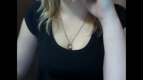 Snapshot of riveramaureen chatting on February 2025 05:01:02 PM RiveraMaureen online show from February 2025 05:01:02 PM