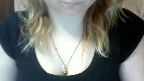 Snapshot of riveramaureen chatting on February 2025 02:55:02 PM RiveraMaureen online show from February 2025 02:55:02 PM