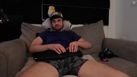 Ryan aka KeylimeRy online show from November 2025 06:08:02 PM