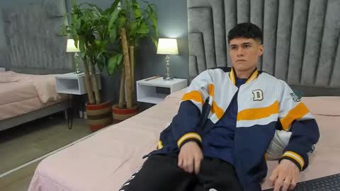 Roan Birkin online show from February 2025 01:41:02 AM