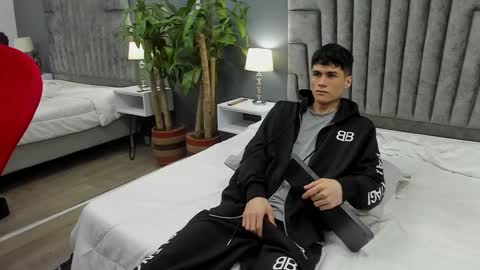 Roan Birkin online show from February 2025 10:43:01 PM