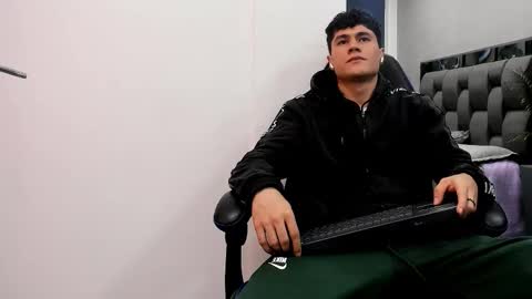 Roan Birkin online show from October 2025 07:33:01 PM