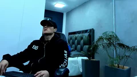 Roan Birkin online show from January 2026 07:38:01 PM