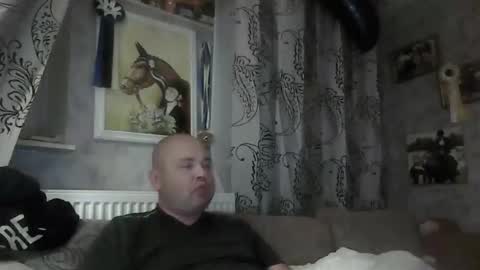 rob18997 online show from November 2025 08:09:01 PM