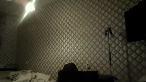 rob18997 online show from November 2025 04:15:01 AM