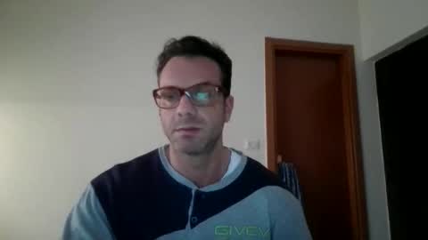 roberpierre_ho online show from April 2026 06:11:01 AM