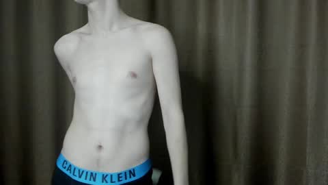 robert10211 online show from December 2024 08:29:01 PM