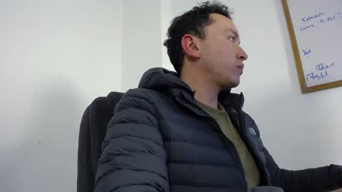 Snapshot of robert_honey chatting on October 2025 08:34:02 AM Robert online show from October 2025 08:34:02 AM