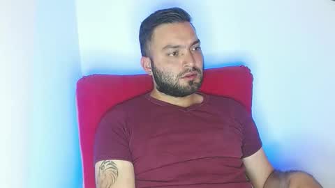 Snapshot of robert_leroy chatting on May 2026 05:42:02 PM Stiven - online show from May 2026 05:42:02 PM