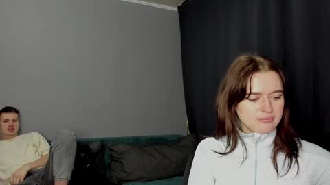 Lisa and Robert  i am online all days 900 am GMT3   online show from December 2024 02:44:01 PM