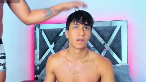 Robert Miller And Mael Thompson  online show from March 2025 05:33:02 AM