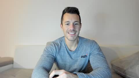 roberto4ever online show from January 2025 03:50:01 PM