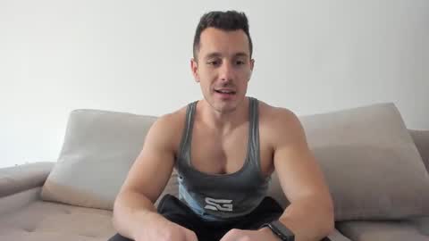 roberto4ever online show from February 2025 01:07:01 PM