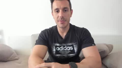 Snapshot of roberto4ever chatting on April 2026 11:31:01 AM roberto4ever online show from April 2026 11:31:01 AM