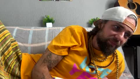 Snapshot of roberto_gray chatting on May 2026 05:05:02 AM roberto gray online show from May 2026 05:05:02 AM