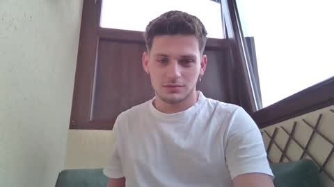 Snapshot of roberto_twink1 chatting on January 2025 08:30:01 AM Roberto online show from January 2025 08:30:01 AM