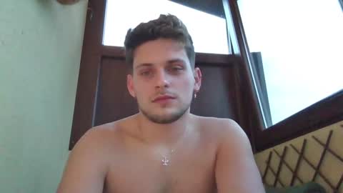 Snapshot of roberto_twink1 chatting on January 2025 03:02:01 PM Roberto online show from January 2025 03:02:01 PM