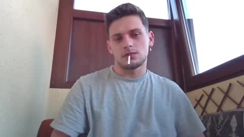 Snapshot of roberto_twink1 chatting on February 2025 06:31:01 AM Roberto online show from February 2025 06:31:01 AM