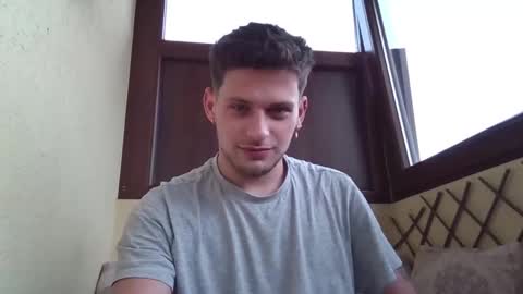 Snapshot of roberto_twink1 chatting on March 2025 06:40:02 AM Roberto online show from March 2025 06:40:02 AM