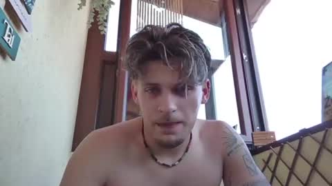 Snapshot of roberto_twink1 chatting on June 2026 07:22:01 AM Roberto online show from June 2026 07:22:01 AM