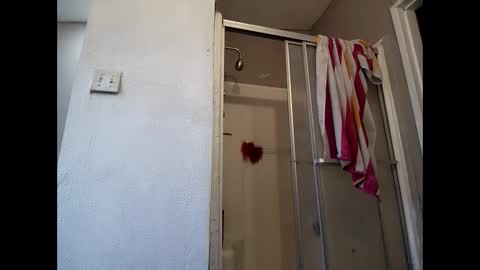 robertsaiz4200 online show from April 2026 12:33:01 AM