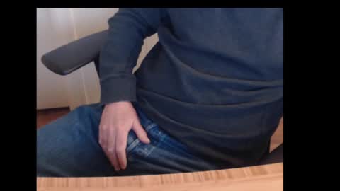 Snapshot of robidan6923 chatting on February 2025 02:44:02 PM robidan6923 online show from February 2025 02:44:02 PM