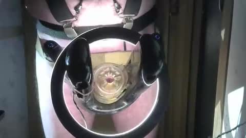 Robodickmilker online show from April 2026 01:32:01 AM